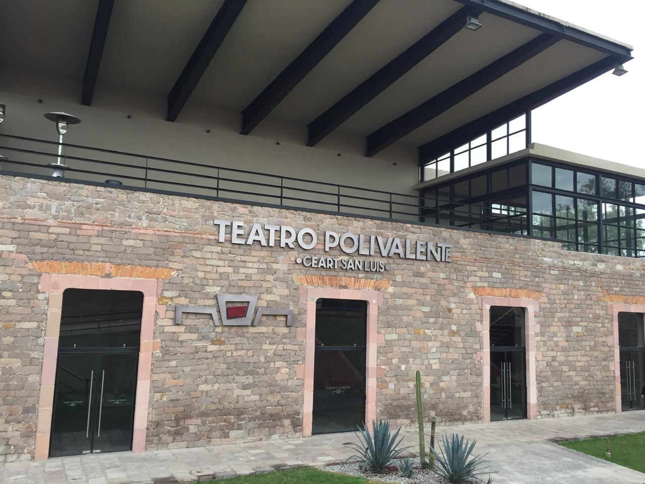 Teatro F 4.jpeg