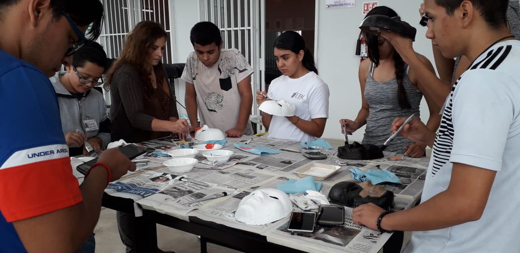 taller de máscaras al DIF el 4 de jul. 2019 (1).jpg