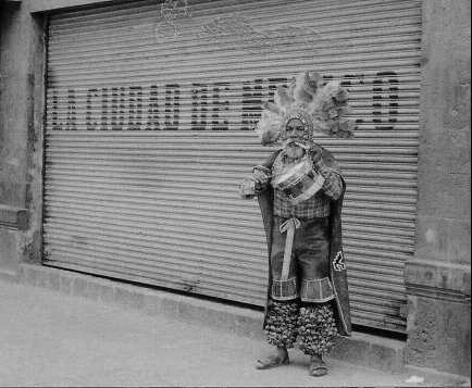 Expo Imágenes que otros ojos no han visto y En un rincón (Niños en situación de calle) 29 julio 2022, fotografía de Javier Aguilar Rodríguez (6).jpg