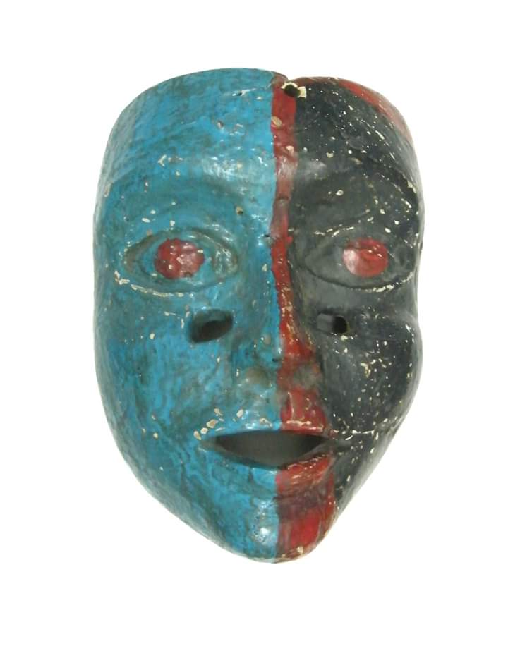 Vieja máscara de Huehue Anciano en lengua náhuatl -  España